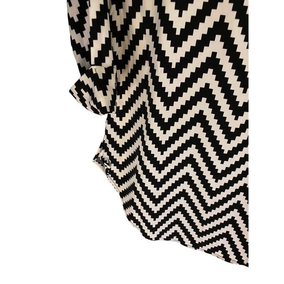 Liberty Love Black White Chevron Blouse Women's XS - Picture 4 of 7